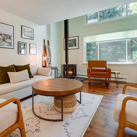 Modern Mountain Haven 5 Mi To Mt Snow Slopes! Villa